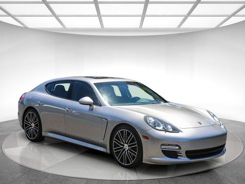 Used 2012 Porsche Panamera 4 image 4