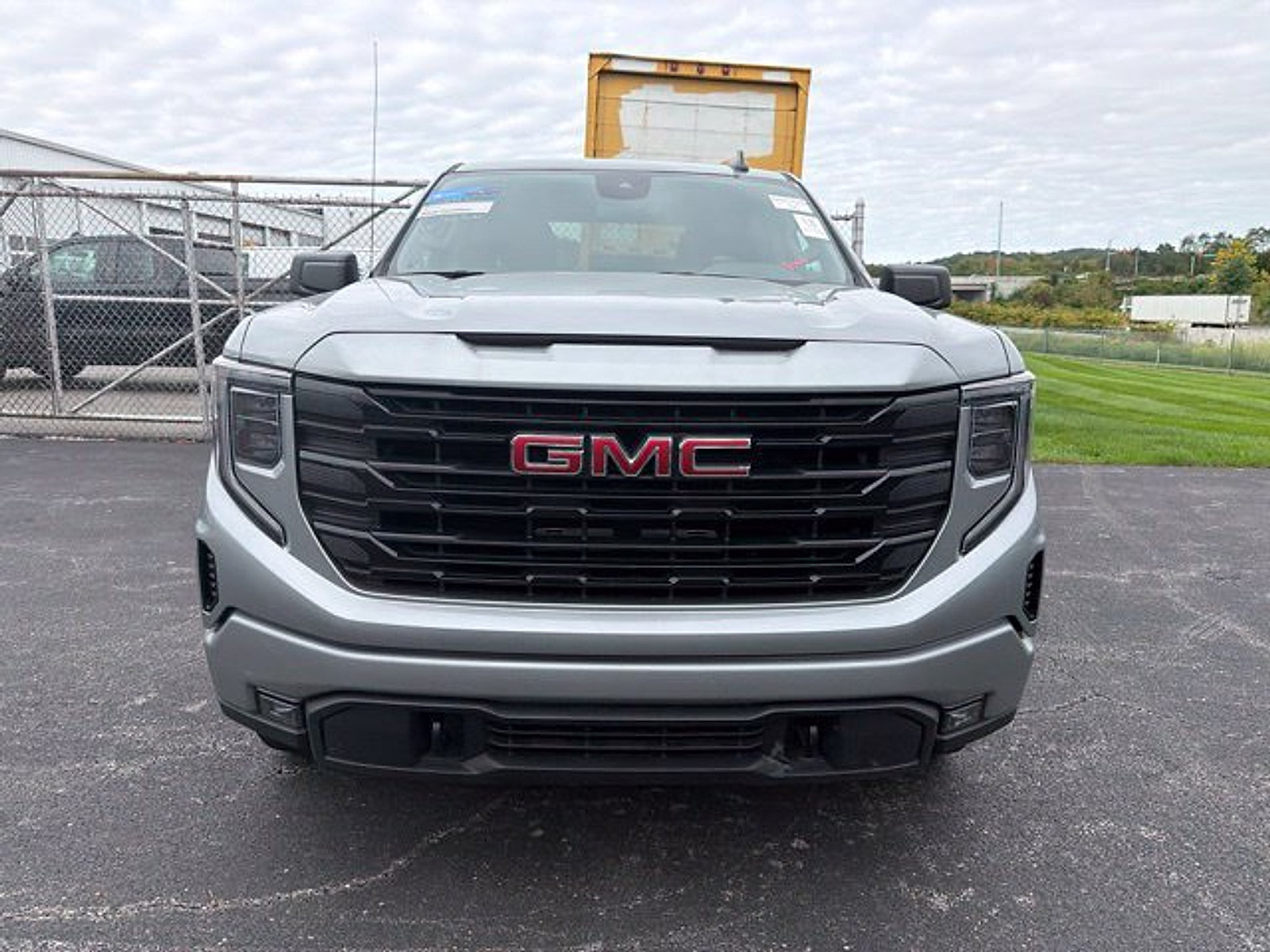 Used 2024 GMC Sierra 1500 Elevation AWD/4WD image 3