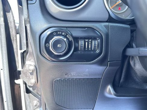 Used 2021 Jeep Wrangler Unlimited Sport AWD/4WD image 17