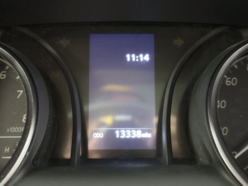 Used 2024 Toyota Camry SE image 35