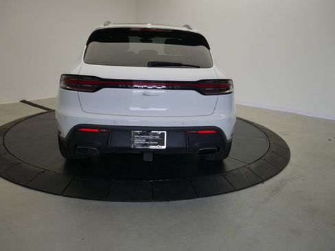 Certified 2023 Porsche Macan AWD/4WD image 6