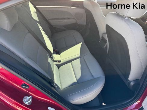 Used 2017 Hyundai Elantra SE image 26