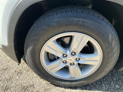 Used 2019 Chevrolet Trax LT w/ LT Convenience Package image 24