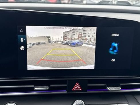 Used 2024 Hyundai Elantra SEL image 10