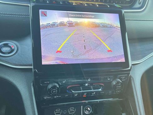 New 2025 Jeep Grand Cherokee L Limited w/ Black Appearance Package image 9