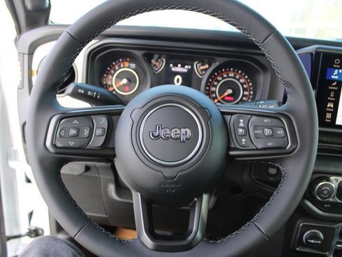 New 2026 Jeep Gladiator Sport AWD/4WD image 13