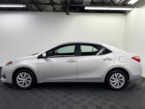 Used 2017 Toyota Corolla LE FWD image 3