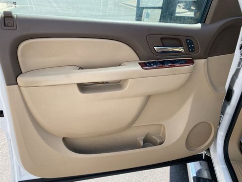 Used 2013 Chevrolet Silverado 2500 LTZ w/ LTZ Plus Package image 11