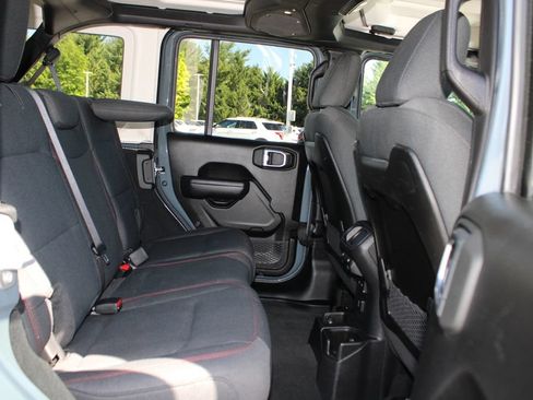 Used 2024 Jeep Wrangler Unlimited Rubicon AWD/4WD image 14