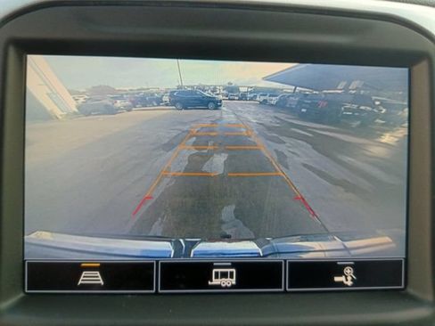 Used 2022 GMC Sierra 1500 SLT RWD image 9