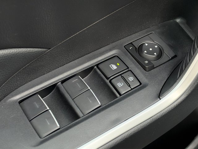 Used 2025 Toyota RAV4 XLE FWD image 17