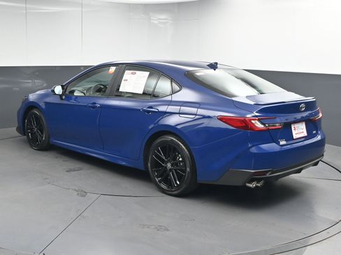 Certified 2025 Toyota Camry SE image 6