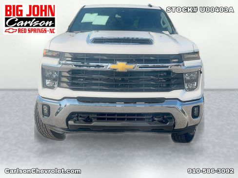Used 2024 Chevrolet Silverado 2500 LT AWD/4WD image 11