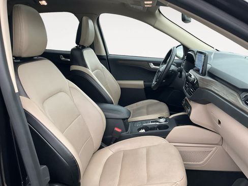 Used 2020 Ford Escape Titanium AWD/4WD image 12