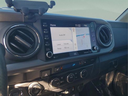 Used 2022 Toyota Tacoma TRD Sport image 17