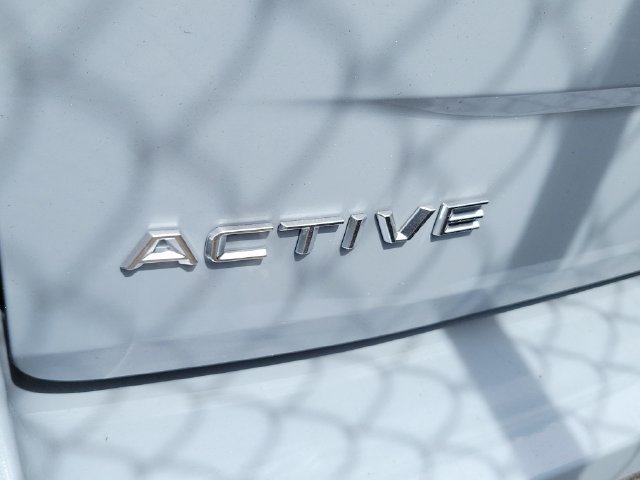 Used 2025 Ford Expedition Active RWD image 4
