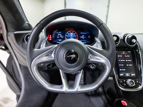 Used 2023 McLaren GT image 36