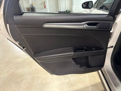 Used 2013 Ford Fusion Titanium FWD image 32
