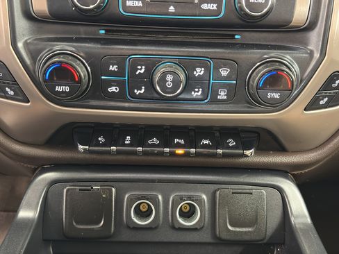 Used 2018 GMC Sierra 1500 Denali AWD/4WD image 18