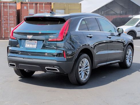 Used 2025 Cadillac XT4 Premium Luxury w/ Technology Package FWD image 10