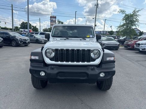 Used 2025 Jeep Wrangler Unlimited Sport AWD/4WD image 2