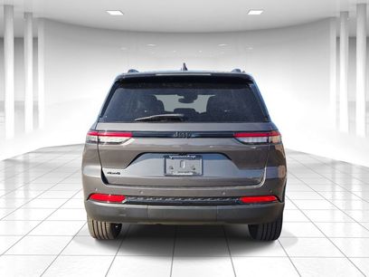Used 2023 Jeep Grand Cherokee Altitude