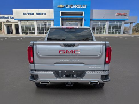 Used 2024 GMC Sierra 1500 Denali w/ Denali Reserve Package AWD/4WD image 9