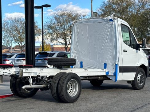 New 2024 Mercedes-Benz Sprinter 4500 image 6
