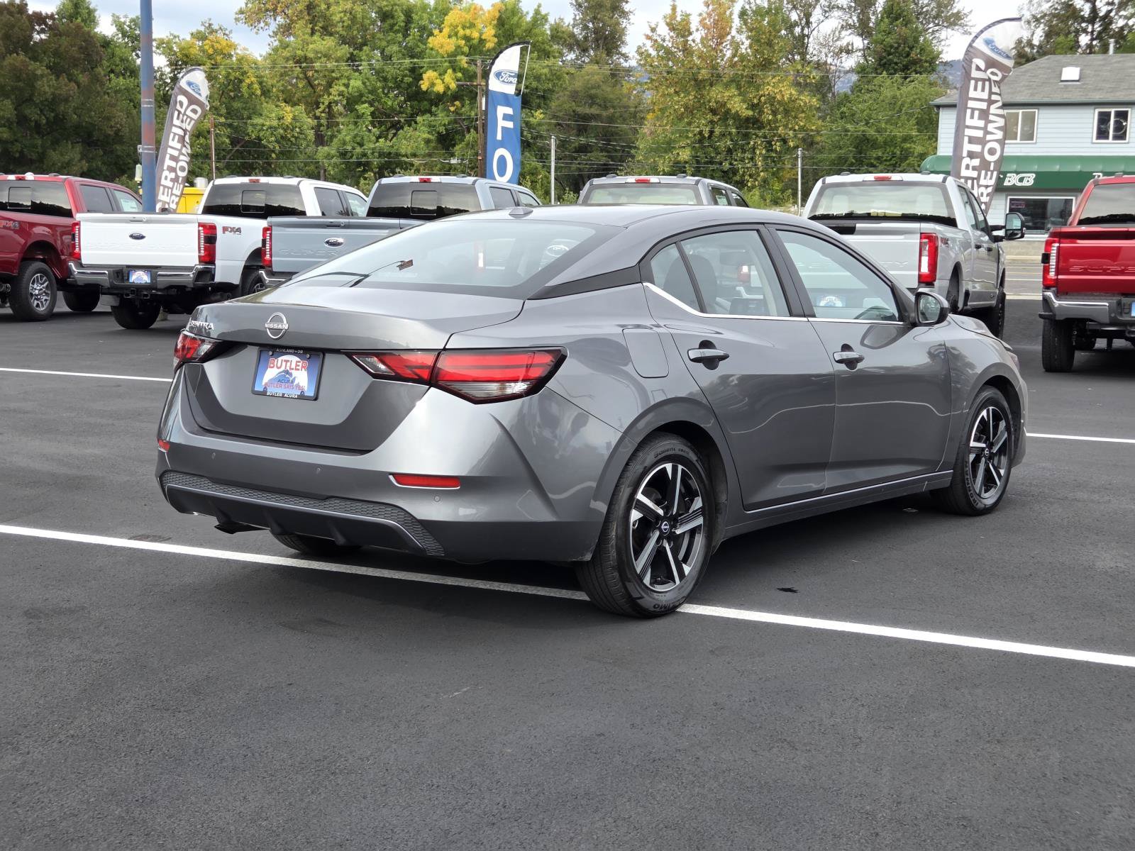 Used 2025 Nissan Sentra SV FWD image 5