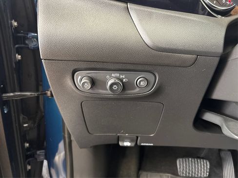 Used 2021 Buick Encore GX Select FWD image 25