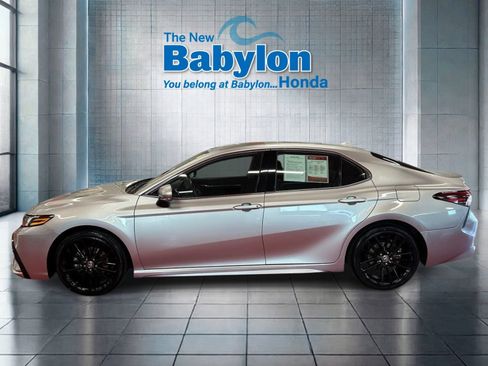 Used 2024 Toyota Camry XSE FWD image 6