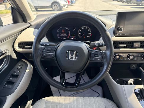 Used 2023 Honda HR-V LX image 11