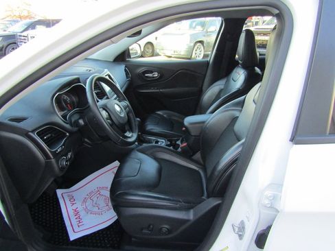Used 2019 Jeep Cherokee Trailhawk image 21