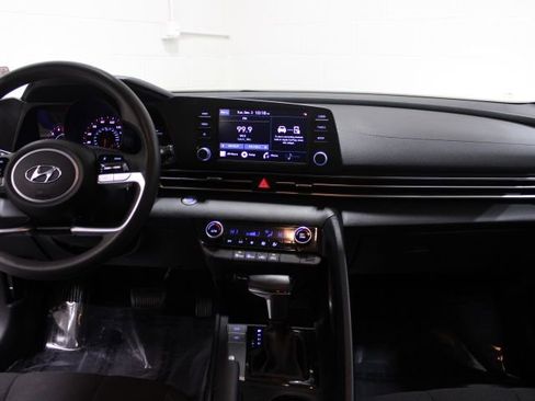 Used 2023 Hyundai Elantra SEL image 22