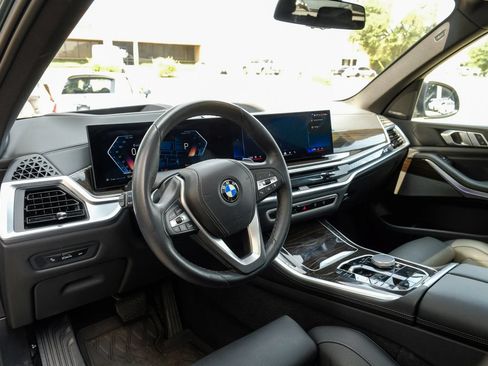 Used 2024 BMW X5 sDrive40i w/ Premium Package RWD image 2