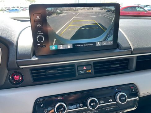 Certified 2025 Honda Pilot EX-L image 17