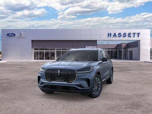 New 2026 Lincoln Aviator AWD image 2