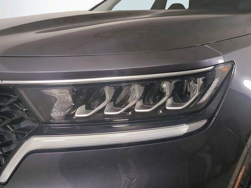 Used 2022 Kia Sorento EX w/ Panoramic Sunroof Package image 10