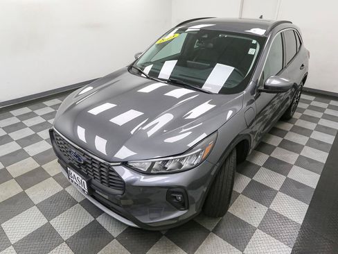Used 2023 Ford Escape SE FWD image 6