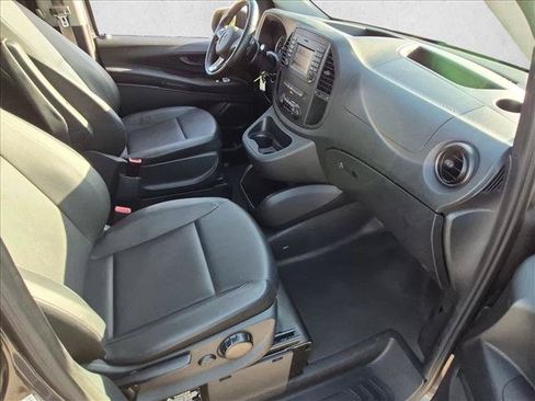 Used 2019 Mercedes-Benz Metris Passenger image 21