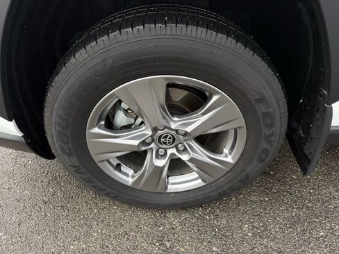 Used 2025 Toyota RAV4 LE image 9