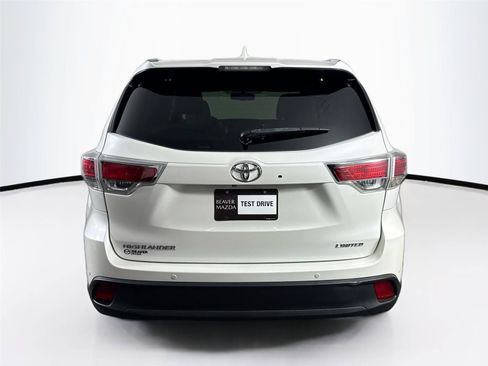 Used 2016 Toyota Highlander Limited FWD image 12