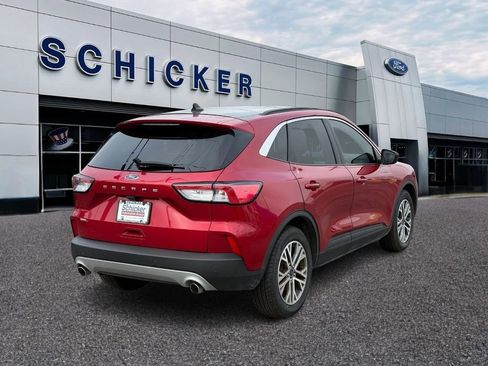 Used 2022 Ford Escape SEL image 2