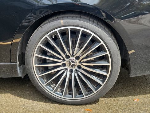 Used 2023 Mercedes-Benz C 300 Sedan image 5