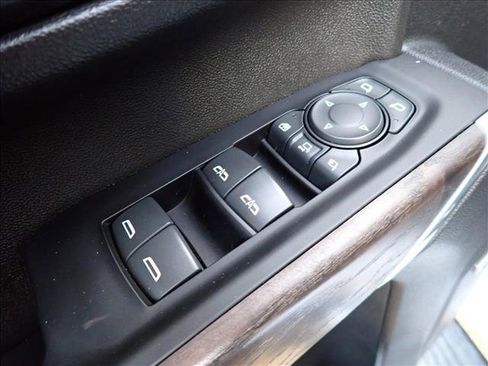 Used 2022 GMC Sierra 3500 Denali w/ Denali Ultimate Package image 18