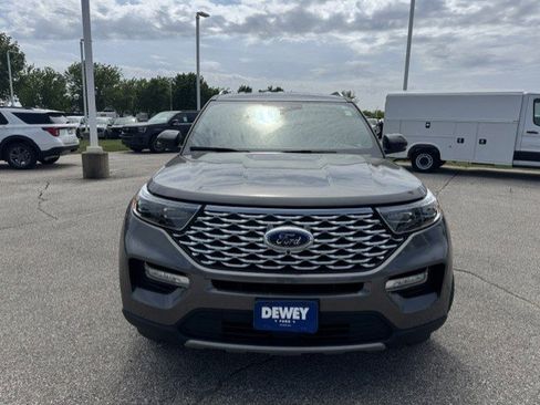 Used 2021 Ford Explorer Platinum w/ Equipment Group 601A AWD/4WD image 2