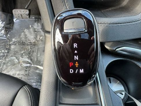 Used 2025 Cadillac XT5 Premium Luxury image 16