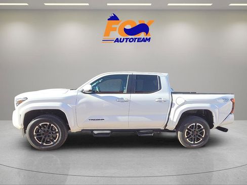 Used 2026 Toyota Tacoma TRD Sport RWD image 2