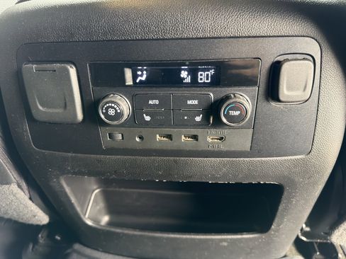 Used 2018 GMC Yukon XL SLT w/ Open Road Package image 37