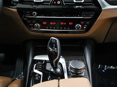 Certified 2023 BMW 530e w/ Convenience Package image 14